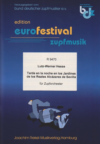 Tarde en la noche en los Jardines de los Reales Alcazares de Sevil